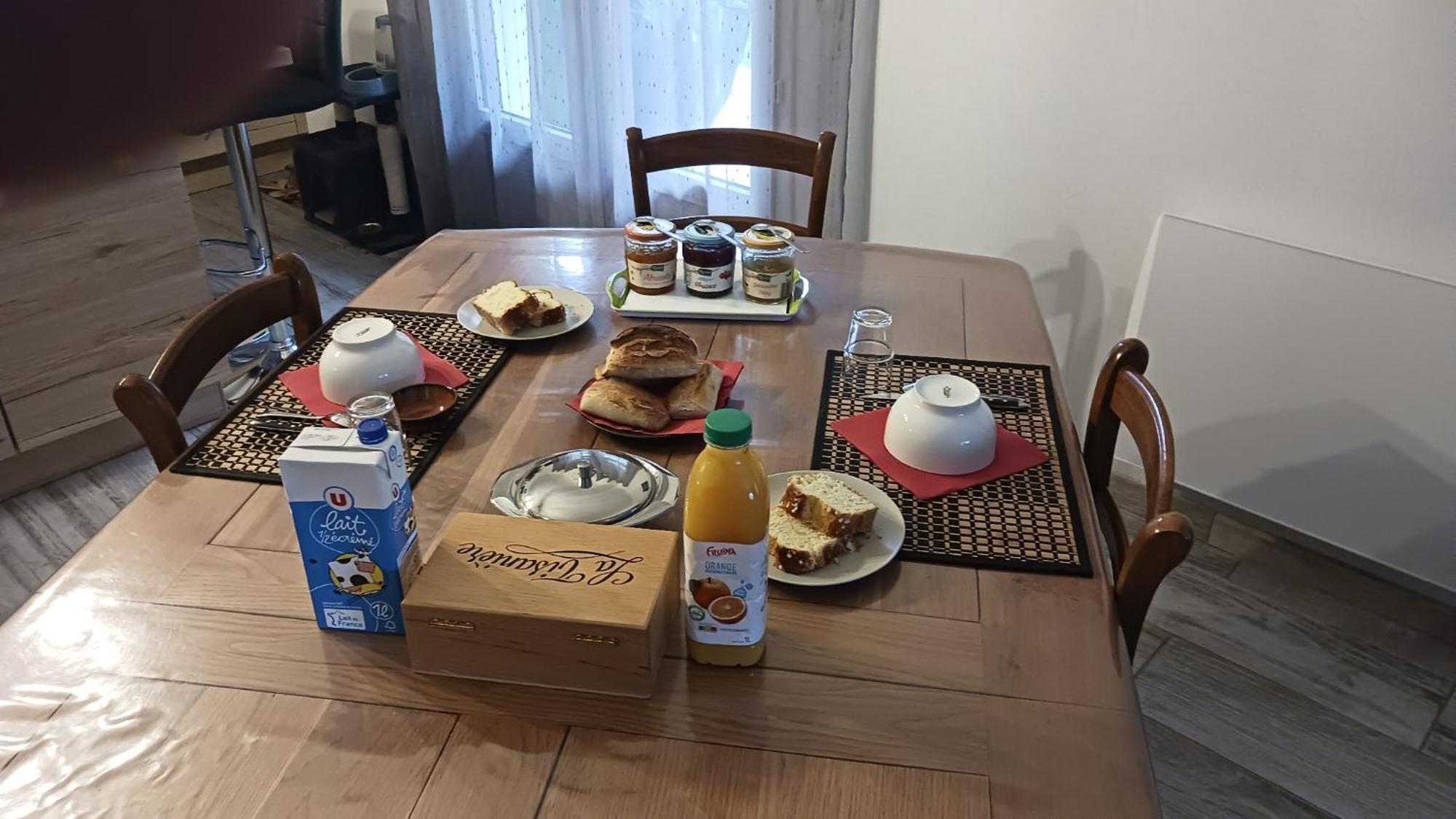 A La Joie De Vivre Chez L'Habitant Banat Esterno foto