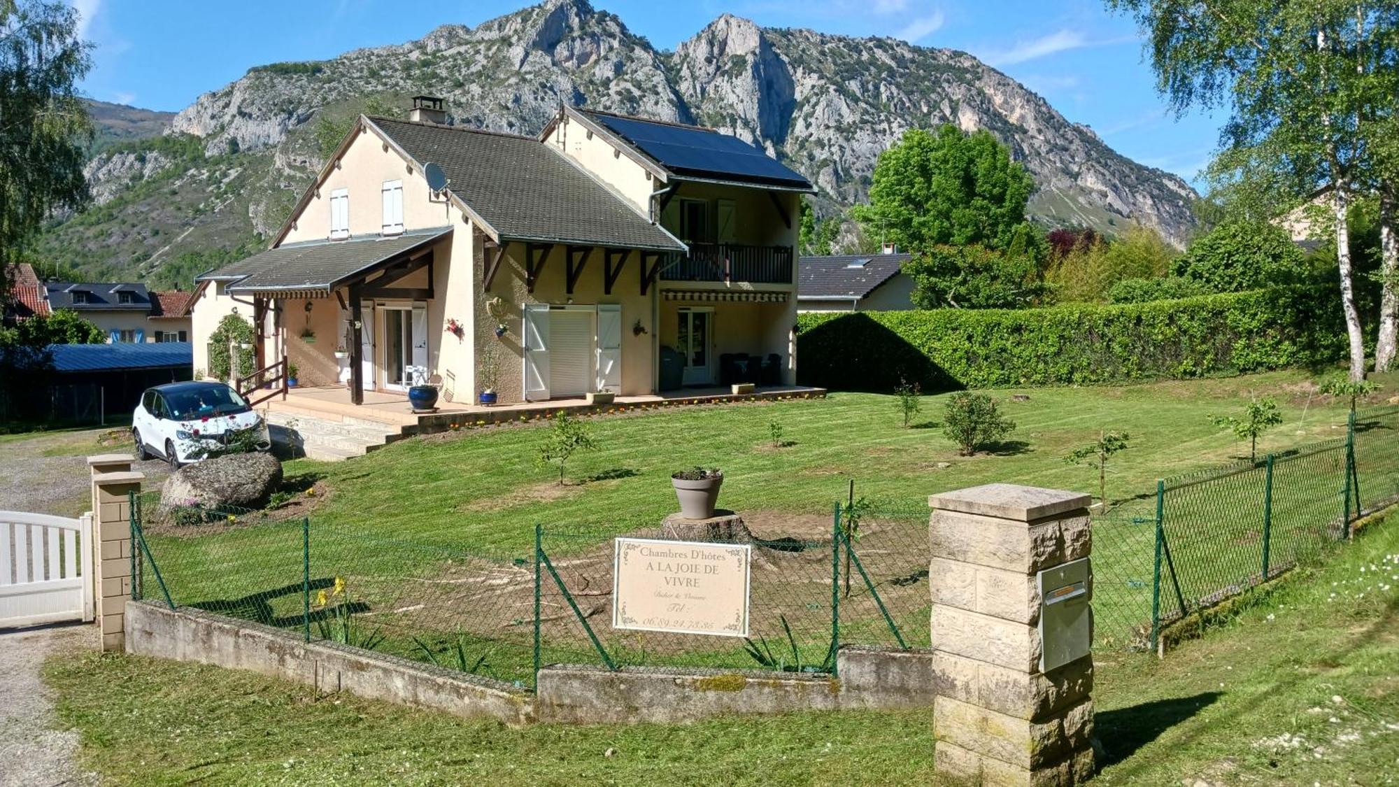 A La Joie De Vivre Chez L'Habitant Banat Esterno foto